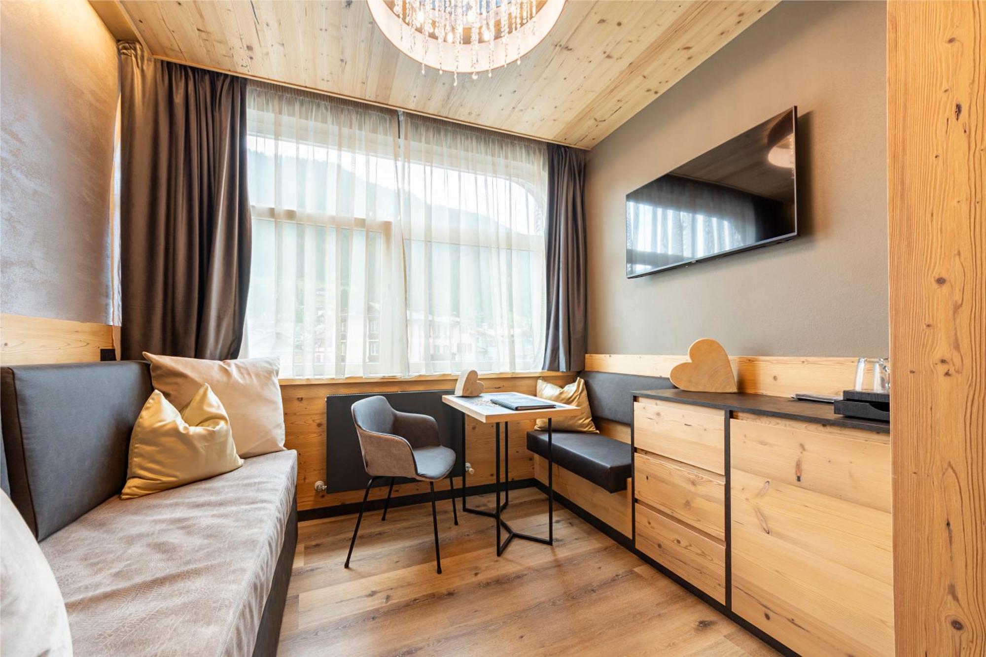 Hotel Faloria Моена Екстериор снимка